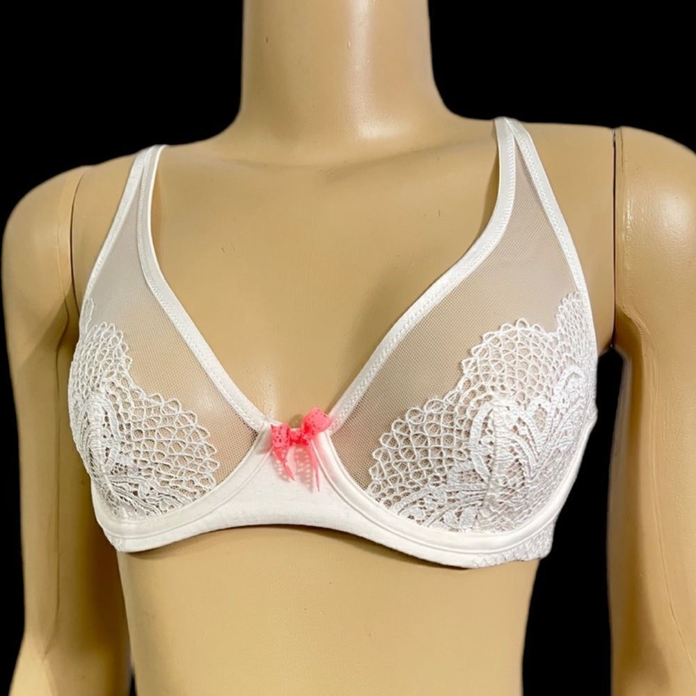Victoria’s Secret Body Unlined Demi Crochet Lace with mesh bra White